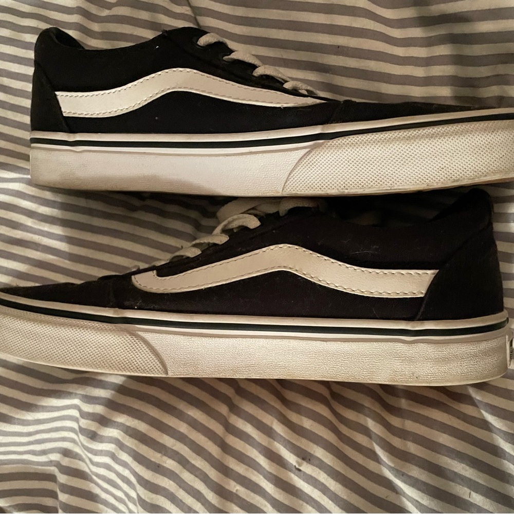 Vans - Picture 3 of 4